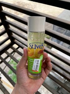 St. Ives Super Smooth 5% BHA Exfoliating Toner