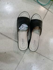 Toshina Black Slides