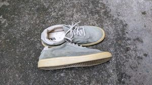 ZARA Grey Suede Lace-Up Sneakers 👟