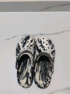 Size 11: Crocs Printed Casual Clogs