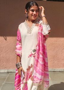 Elegant White &amp; Pink Floral Kurta Set