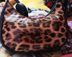 Stylish Leopard Print Hobo Bag