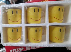 Set of 6 Elegant White &amp; Gold  Emoji sticker  Cups