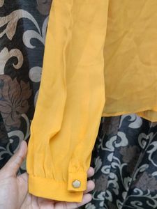 Chic Yellow Collared Button-Up Blouse