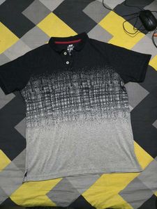 Tshirt with black spotted branded