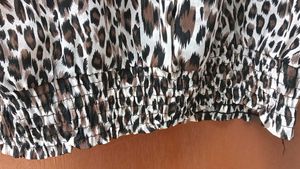 Chic Leopard Print Top