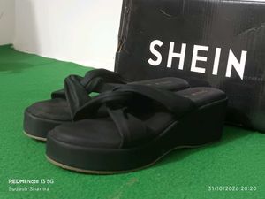 Chic Black Wedge Sandals