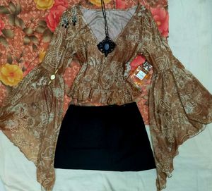 Witchy dramatic sleeves top