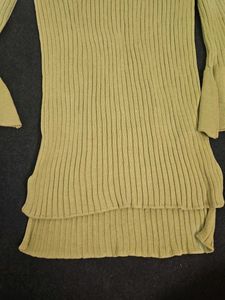 Ribbed V-Neck Flare Sleeve Top