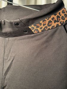Stylish Black Jeggings with Leopard Print Waist