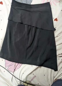 Chic Black Layered Midi Skirt
