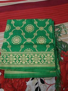 Elegant Green &amp; Gold Banarasi Silk Saree
