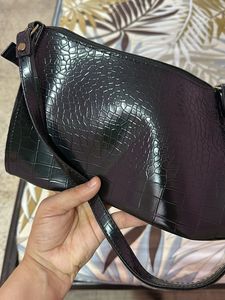 sling bag (black color)