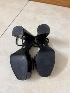 STEVE MADDEN Chic Black Patent Platform Heels