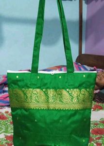 Elegant Green Tote Bag