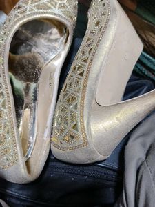 Embellished Golden Ballet heal