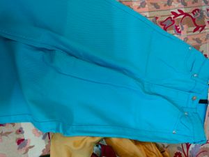 New Jeans With Tag Still On