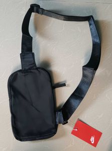 🇺🇸 Nike Crossbody Bag