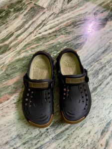 Crocs Echo Gum RO Clogs. 3 months old