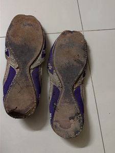 Purple Embroidered Juttis/Mojaris