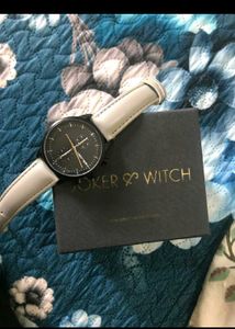 Stylish Black Dial Watch with Light Grey Strap