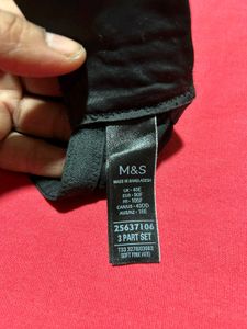 M&amp;S Black Full Coverage Bra – 40DD