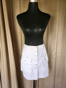 Chic White Cargo Skirt