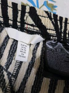 H&amp;M Stylish Black &amp; Beige Palazzo Pants
