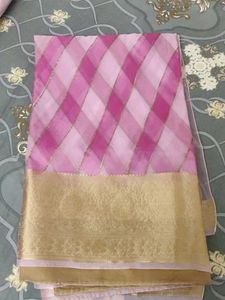 Elegant Pink Saree with Golden Border🌸💕