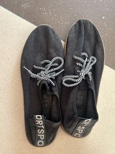 Black Casual Sneakers