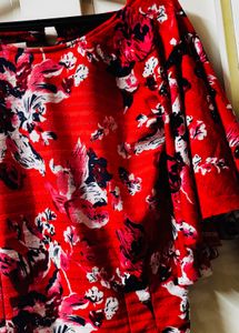 Chic Red Floral Print Bell Sleeve Top