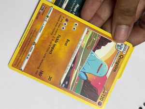 Sale/2 Pokemon original Tcg cards