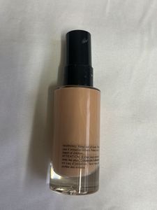 Bobbi Brown Foundation &amp; Huda Beauty Lip