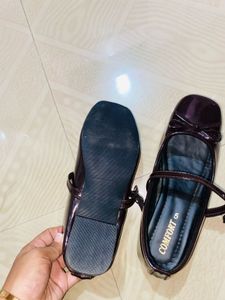 Chic Ballet Flats with Bow Detail