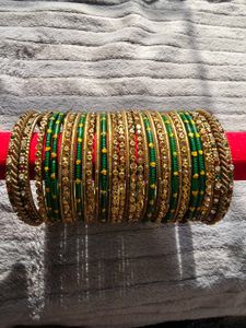 31pcs Set of Elegant Green & Gold Bangles