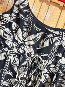 Stylish Black &amp; White Leaf Print Dress