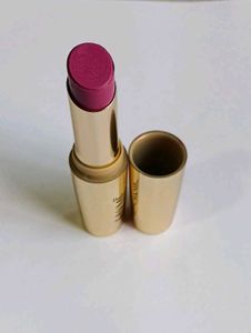Vibrant Pink Lipstick
