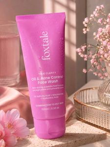 combo of foxtale face wash and moisturizer