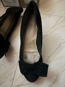Clarks Soft velvet finish Heels