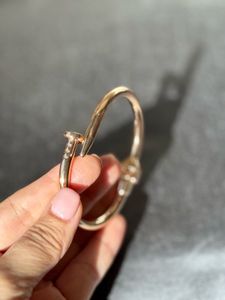 Elegant Nail Design Bangle Bracelet - Soft Gold
