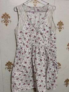 Floral Print V-Neck Dress with Lace Detail