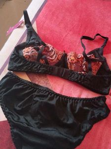 black sexy lingerie set