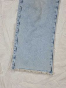Light Wash Cropped Jeans