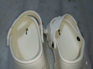 White &amp; Black Clogs - Comfortable &amp; Stylish😍🤩🤩