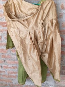 Green Embroidered Kurta