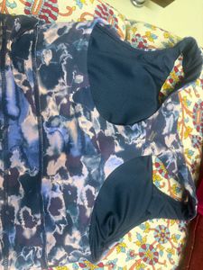 Stylish Blue Tie-Dye Sports Bra