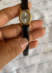 Classic Gold Tone Oval Dial Watch