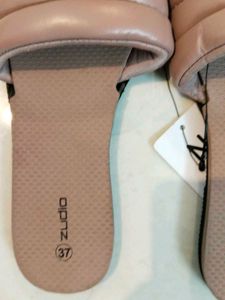 New Stylish Padded Sliders