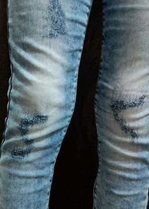 Blue Solid Skinny Jeans