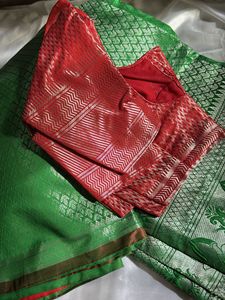 ‼️OFFER ‼️Parrot Green Saree With Stitched Blouse